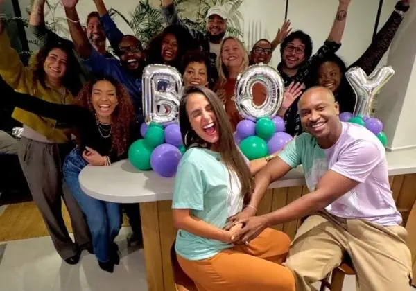 O vídeo ainda inclui cenas do casal em uma consulta médica, celebrando juntos a confirmação da gestação. (Foto: Instagram)
