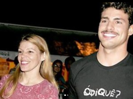 Cauã Reymond homenageia mãe falecida e Alinne Moraes reage: “Saudade dela” (Foto: Instagram)